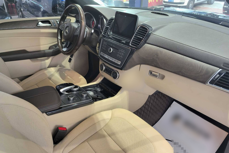 奔驰GLS 2018款 GLS 400 4MATIC豪华型中控内饰7009