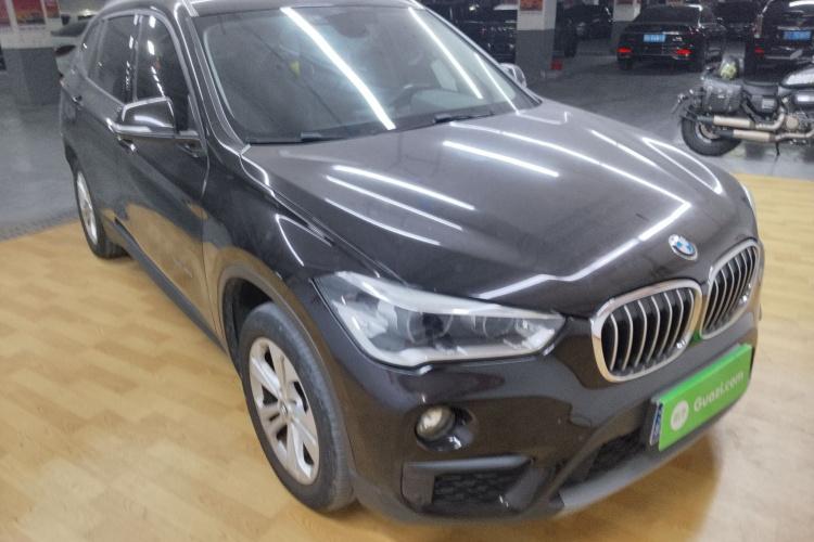 宝马X1 2016款 sDrive18Li 尊享型车身外观3