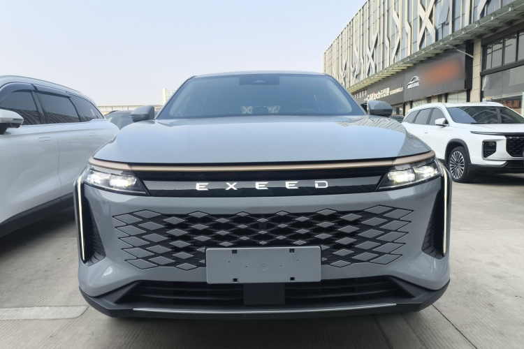 星途瑶光 2023款 400T 两驱优享版车身外观2