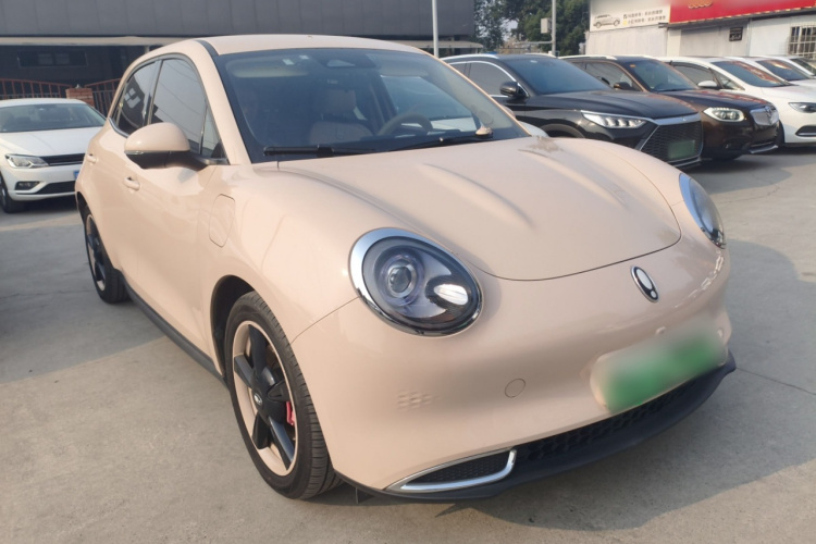 欧拉好猫 2023款 401km标准续航 豪华型 磷酸铁锂车身外观3