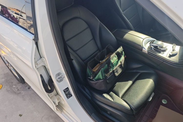 奔驰C级 2016款 C 180 L 运动型局部细节41