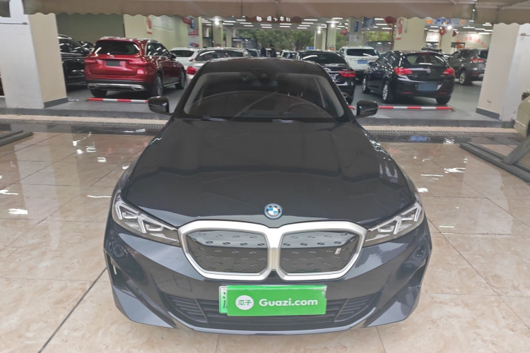宝马i3 2022款 eDrive 35 L车身外观2
