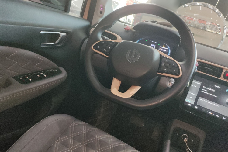 零跑汽车 零跑T03 2021款 400豪华版中控内饰13
