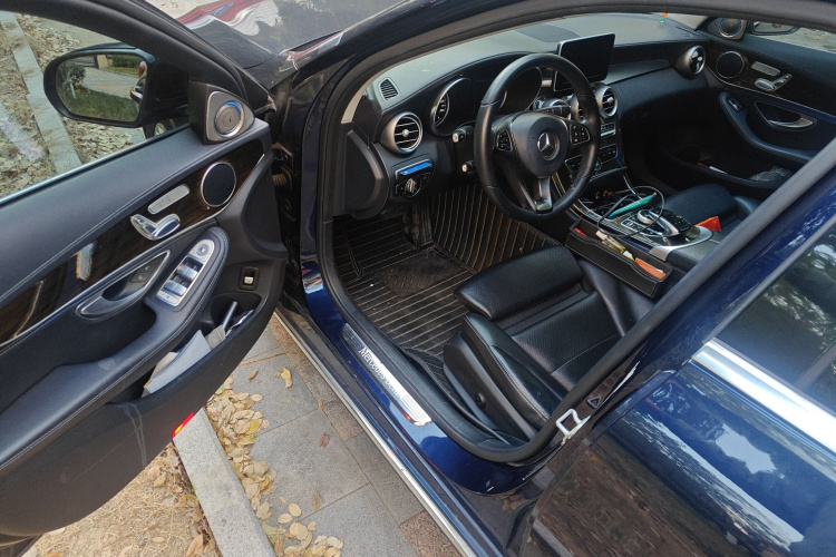 奔驰C级 2015款 C 200 L中控内饰20