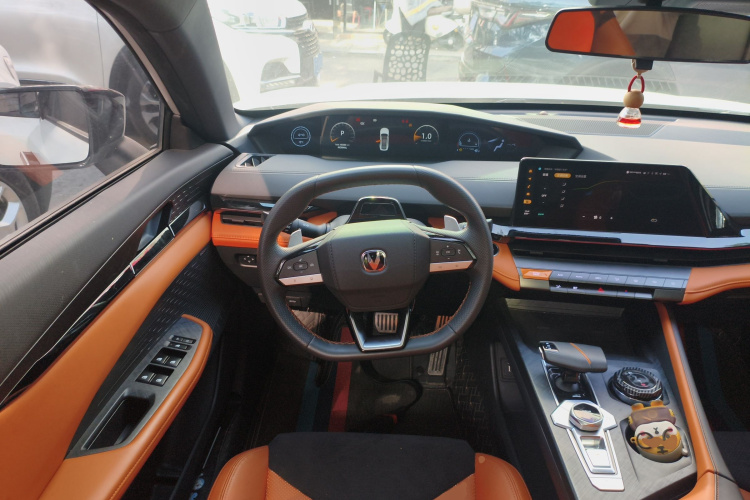 长安UNI-V 2023款 2.0T 领速版中控内饰13