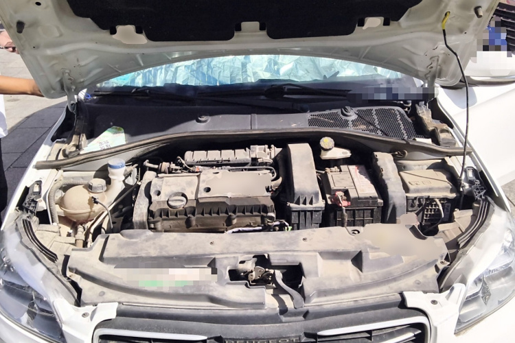 标致301 2016款 1.6L 手动舒适版局部细节24