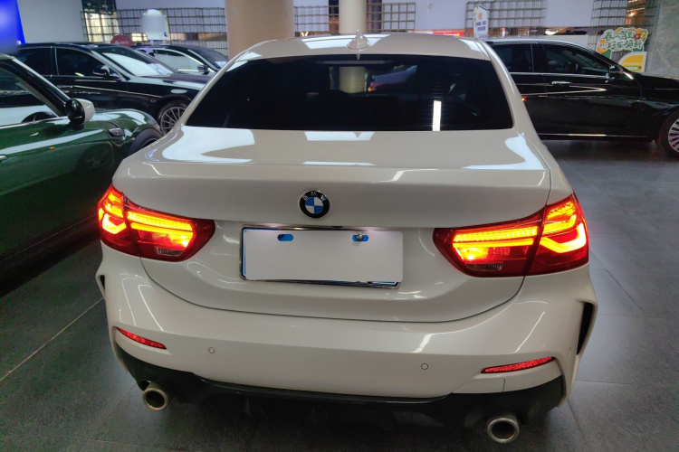 宝马1系 2020款 120i M运动套装车身外观6004