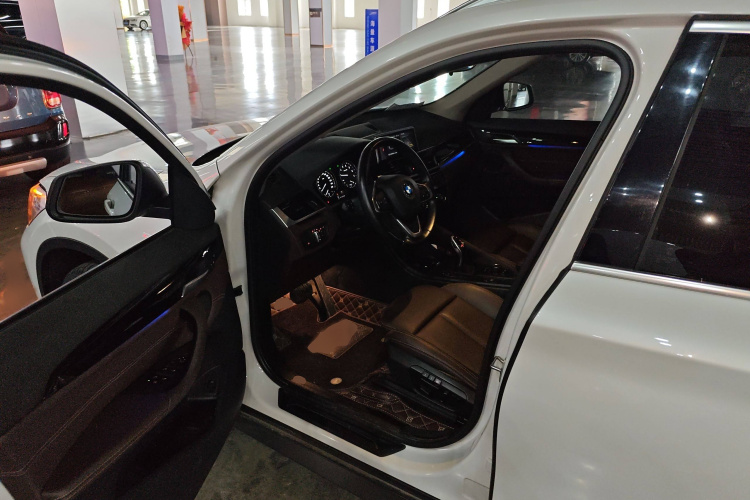 宝马X1 2020款 sDrive20Li 时尚型中控内饰7007