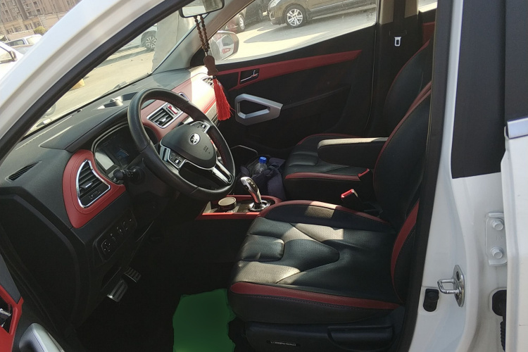 江汽集团 江淮iEV7S 2017款 智尊型中控内饰19