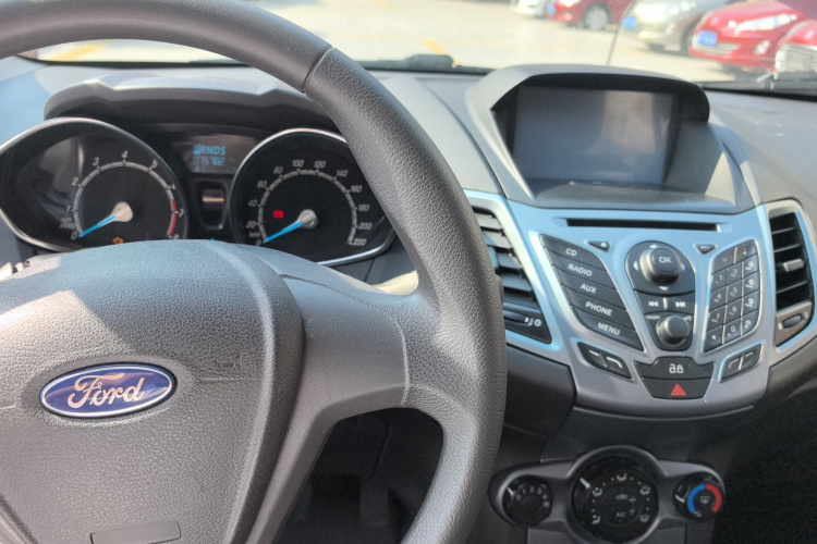福特 嘉年华 2013款 两厢 1.5L 自动时尚型中控内饰12