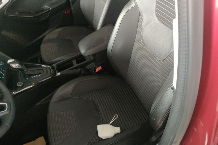 福特 福克斯 2017款 两厢 1.6L 自动风尚型智行版中控内饰19