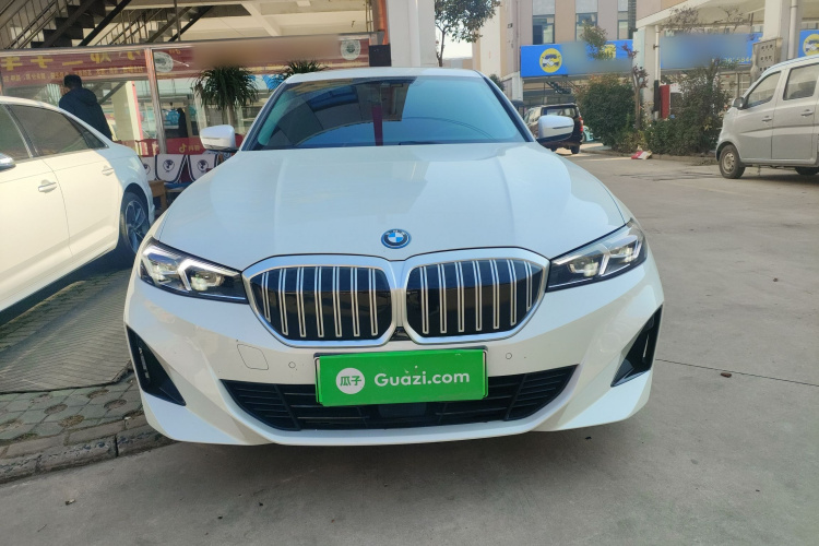 宝马i3 2025款 eDrive 35 L车身外观2