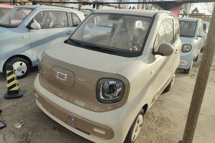 奔腾小马 2026款 222km 萌趣马 Plus车身外观1