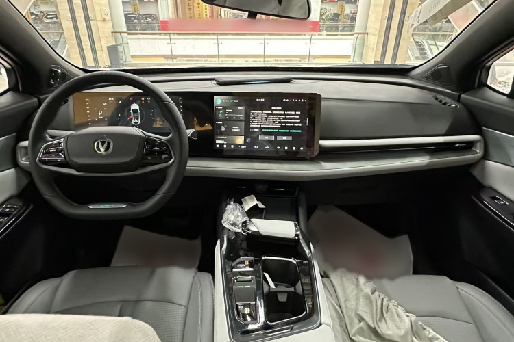 长安UNI-T 2023款 第二代 1.5T 尊贵型中控内饰7001