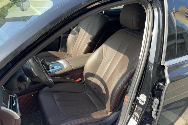 宝马7系 2017款 730Li 领先型局部细节19