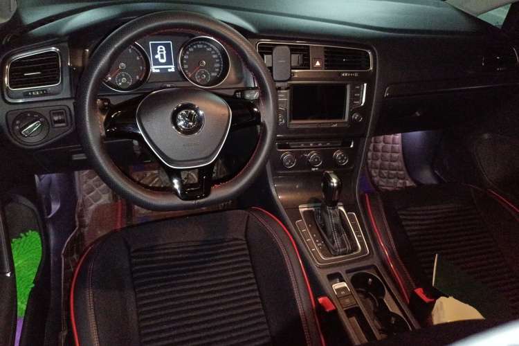 大众 高尔夫 2017款 230TSI 自动舒适百万辆纪念版中控内饰12