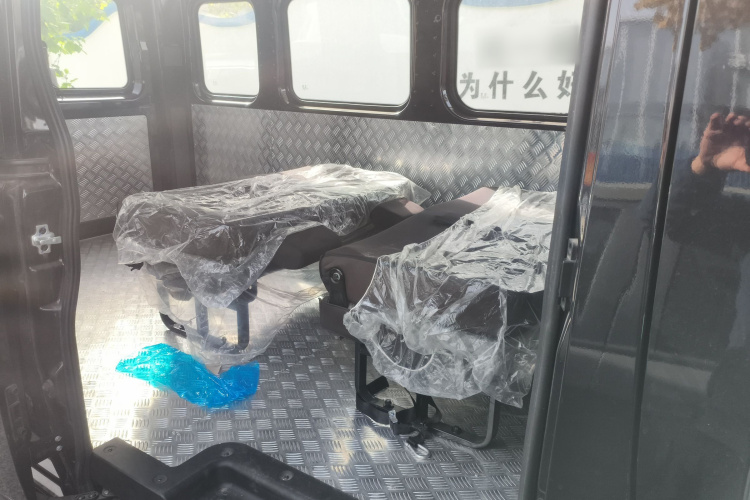 东风御风 御风 2023款 V9+ 2.0T 自动前驱多功能中轴中顶7/8/9座中控内饰21