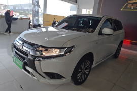 三菱 欧蓝德 2021款 改款 2.0L 两驱畅行版 5座