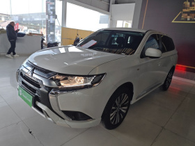 三菱 欧蓝德 2021款 改款 2.0L 两驱畅行版 5座