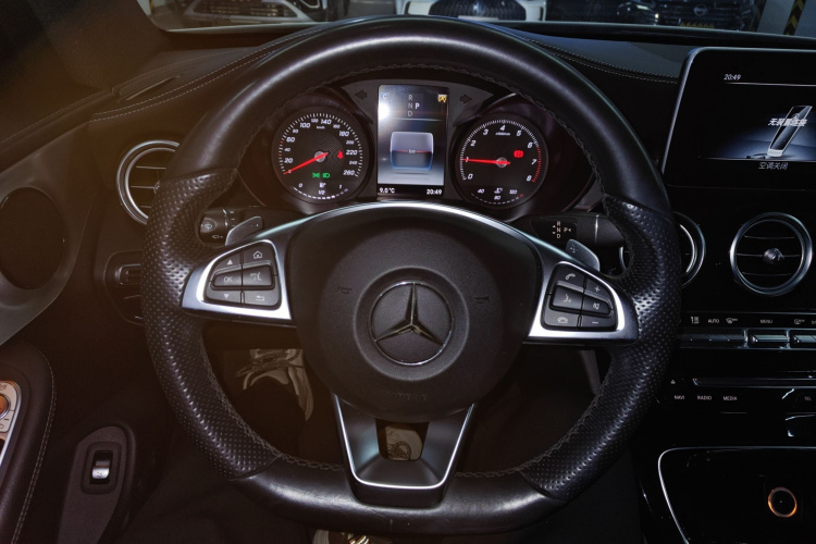 奔驰C级(进口) 2018款 C 200 轿跑车中控内饰13