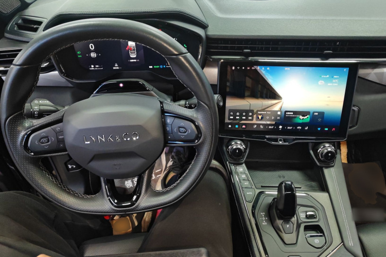 领克01 EM-P 2023款 1.5TD EM-P PM中控内饰12