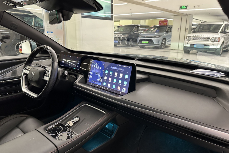 小鹏P7 2023款 P7i 702 Pro中控内饰7012