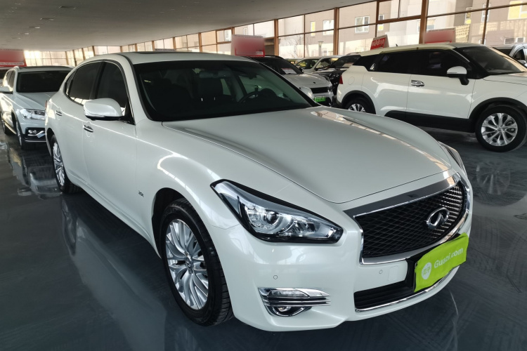 英菲尼迪Q70 2019款 Q70L 2.0T 精英版 PLUS车身外观3