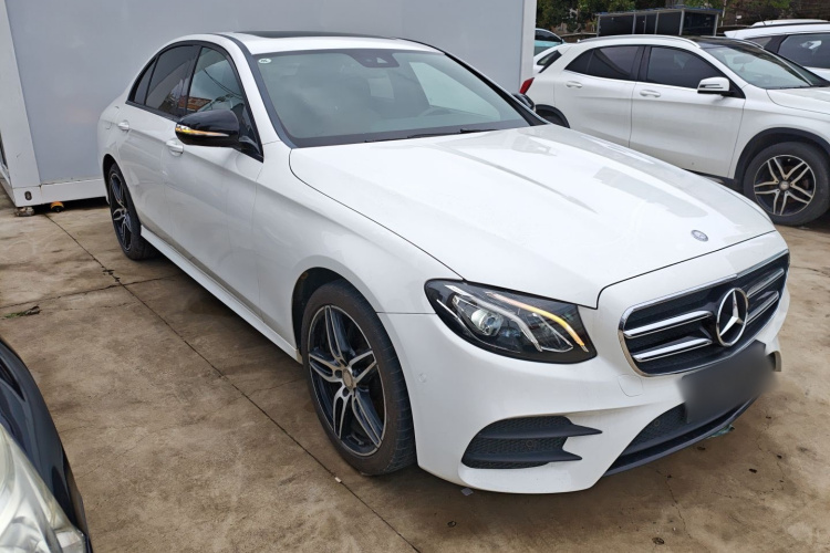 奔驰E级 2017款 E 200 运动型 4MATIC车身外观3