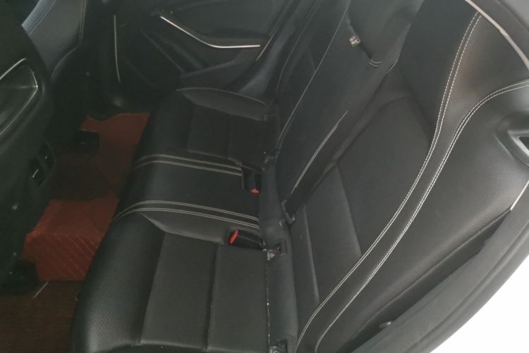 奔驰GLA 2018款 GLA 200 时尚型中控内饰7004