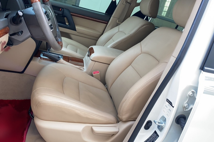 丰田 兰德酷路泽（平行进口） 中控内饰7001