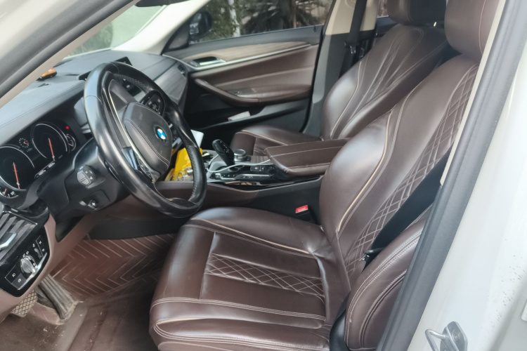 宝马5系 2018款 改款 530Li 尊享型 豪华套装中控内饰19