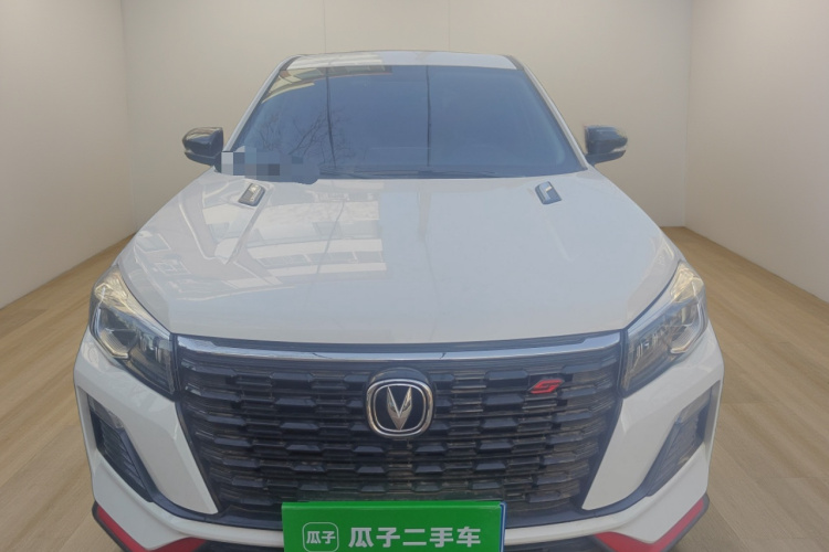 长安CS75 2022款 蓝鲸版 1.5T 手动时尚型车身外观2