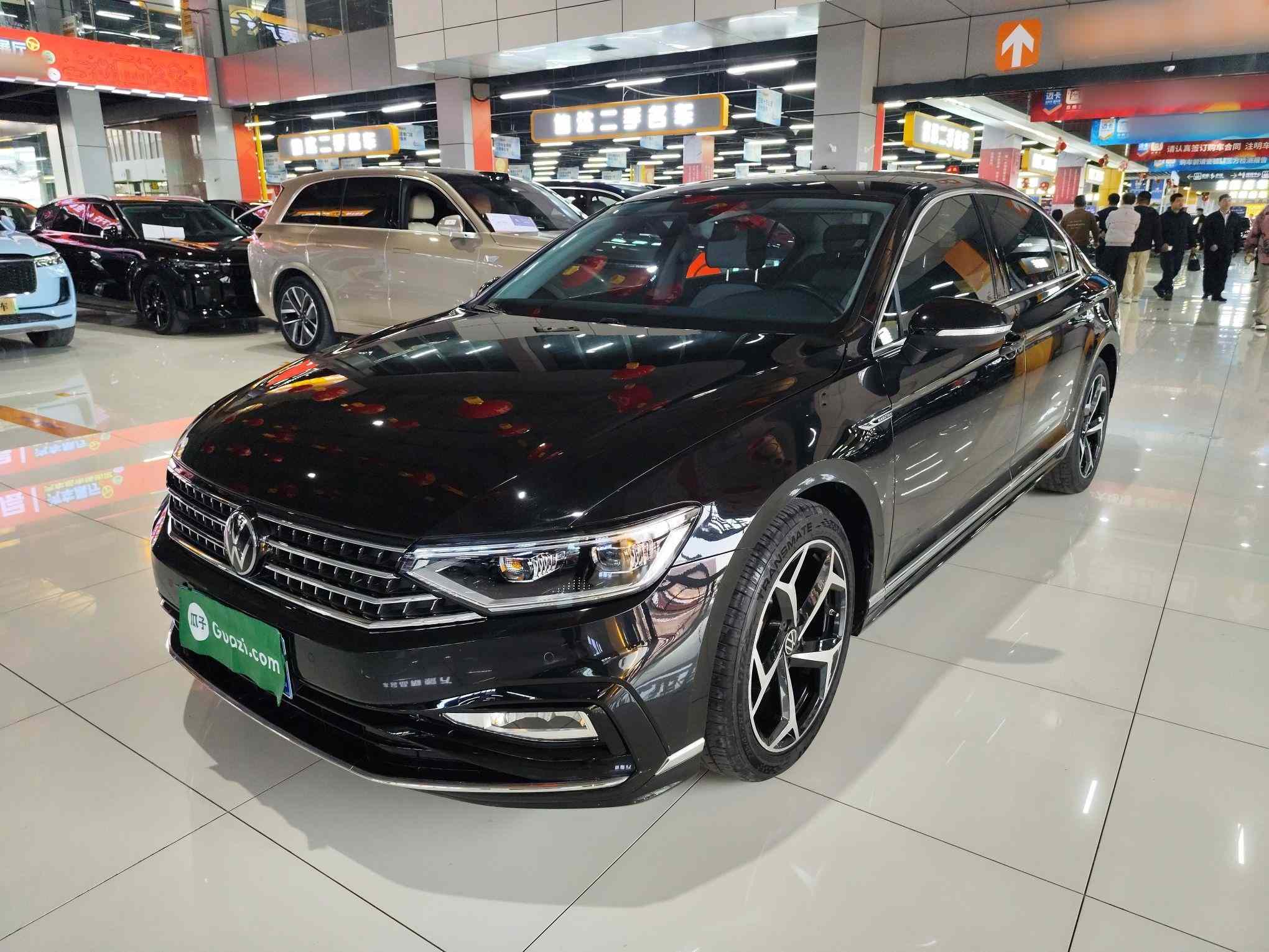 大众 迈腾 2023款 200万辆纪念版 330TSI DSG领先型(2)