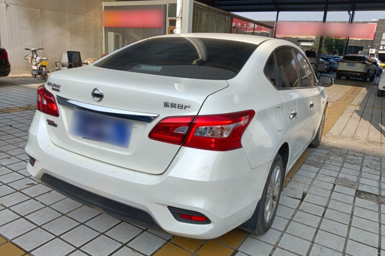 日产 轩逸 2024款 经典 1.6XE CVT舒适版车身外观7