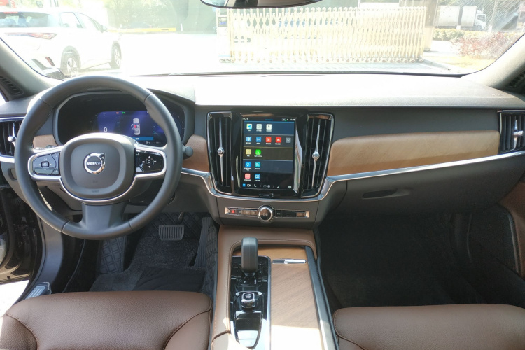 沃尔沃S90 2025款 B5 智逸豪华版中控内饰7004