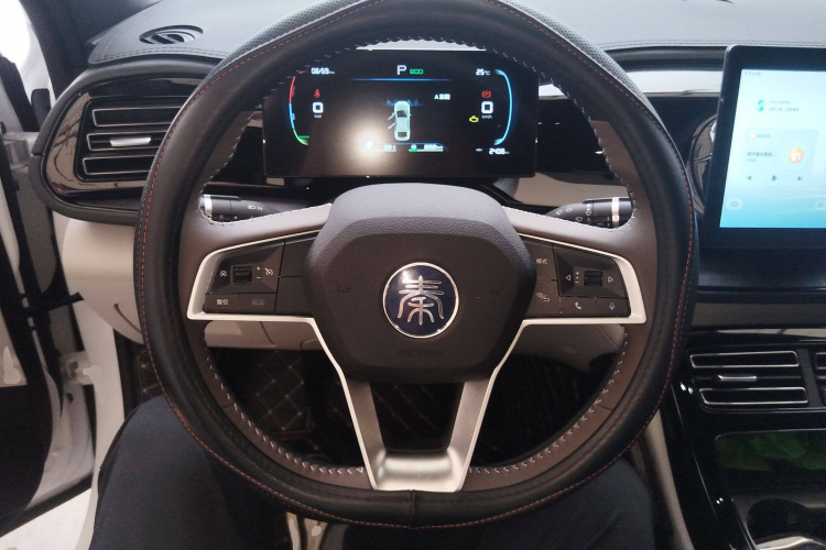 比亚迪 秦PLUS 2024款 荣耀版 DM-i 55KM领先型中控内饰13