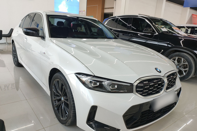 宝马3系 2025款 325i M运动套装车身外观3