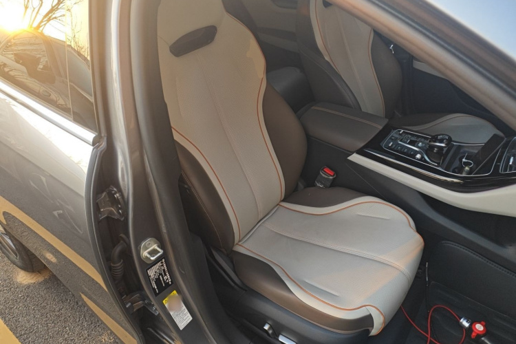 比亚迪 秦PLUS 2023款 冠军版 DM-i 120KM卓越型局部细节41