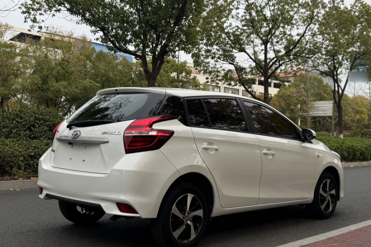 丰田 YARiS L 致炫 2016款 改款 1.5E CVT魅动版车身外观6008