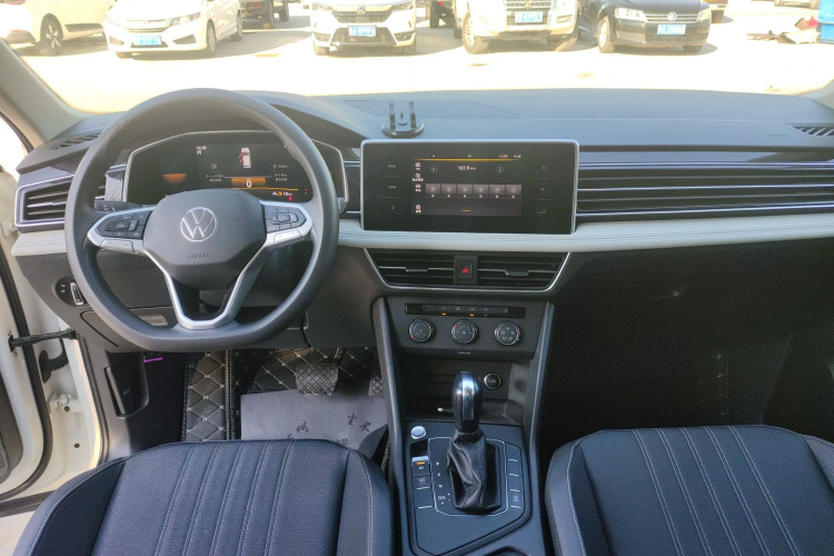 大众 途观L 2022款 330TSI 自动两驱舒享版中控内饰7002