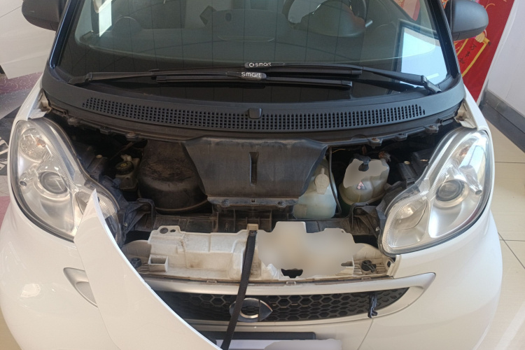 smart fortwo 2012款 1.0 MHD 硬顶舒适版机舱底盘24