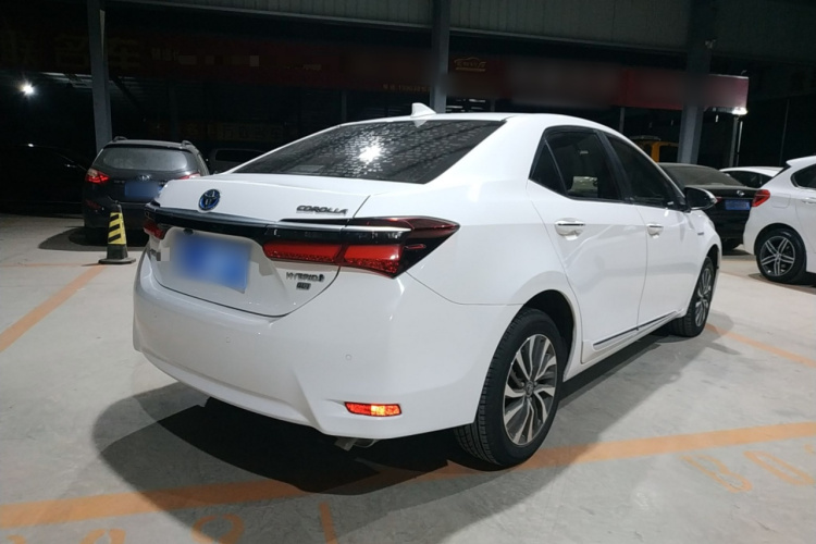 丰田 卡罗拉 2018款 双擎 1.8L E-CVT智尚版车身外观7