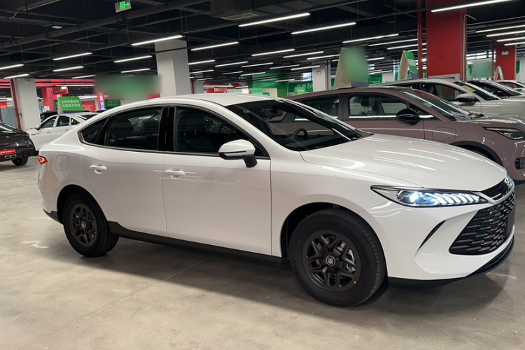 比亚迪 秦PLUS 2025款 DM-i 智驾版 128KM进取型车身外观6002