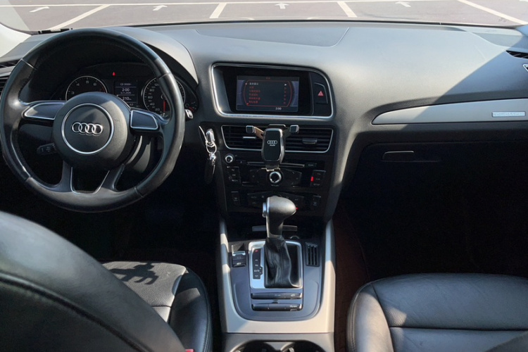 奥迪Q5 2016款 40 TFSI 进取型中控内饰7008