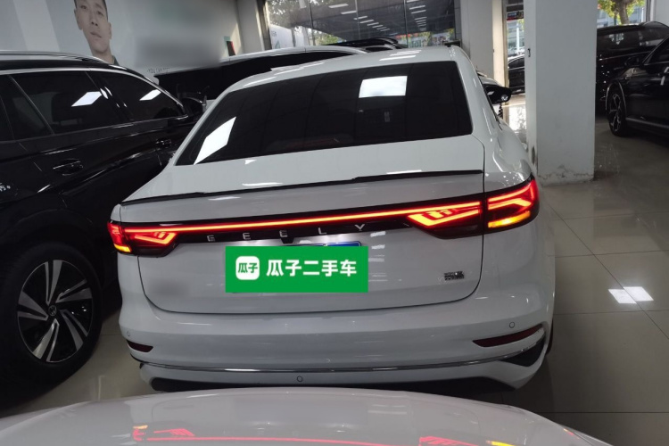 吉利汽车 帝豪 2023款 第4代冠军版 1.5L CVT尊贵型车身外观6
