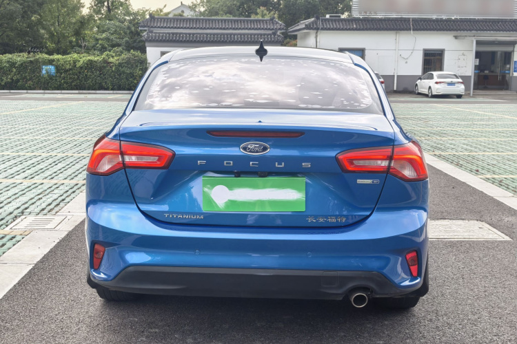 福特 福克斯 2020款 三厢 EcoBoost 180 自动锋耀型车身外观6004