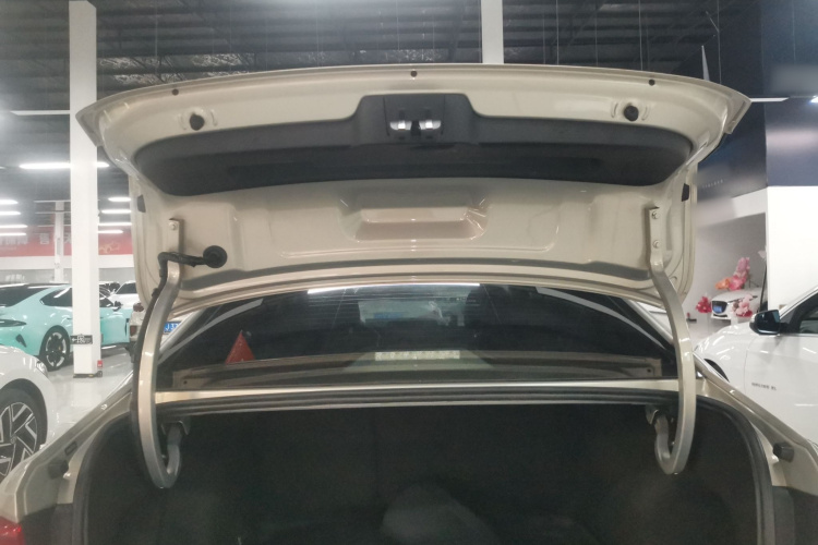 大众 朗逸 2018款 1.5L 自动舒适版 国V机舱底盘23