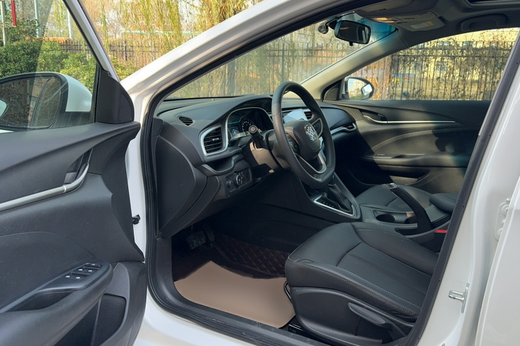 别克 英朗 2021款 改款 典范 1.5L 自动精英型中控内饰7002