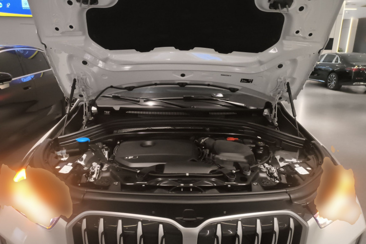 宝马X1 2023款 sDrive25Li M运动套装机舱底盘24