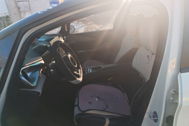 比亚迪 海豚 2023款 420km 时尚版中控内饰19